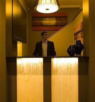 Leisure Inns Barclay3
