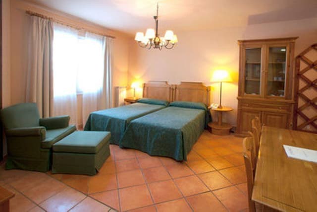APARTMENT CAPACITY 4 ONE BEDROOM