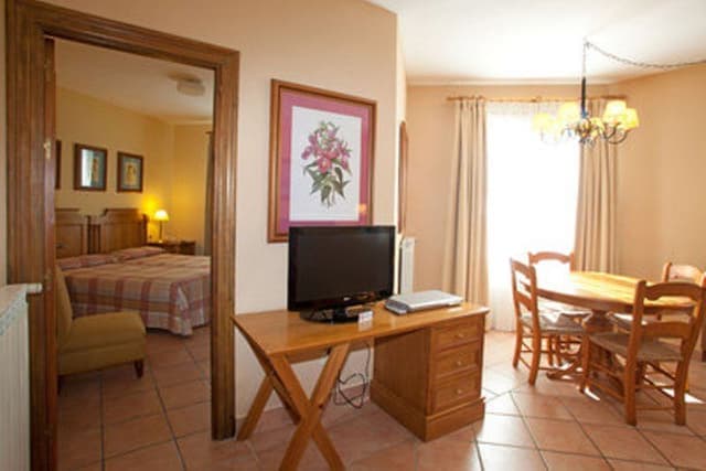 APARTMENT CAPACITY 4 ONE BEDROOM