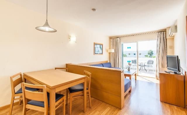 APARTMENT CAPACITY 4