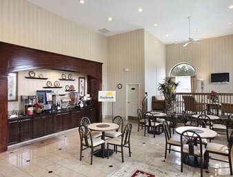 Comfort Inn Airport1