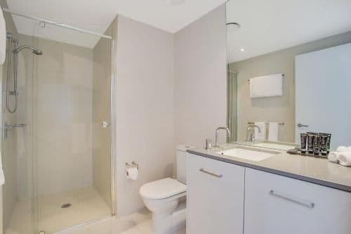 Two-Bedroom Apartment with Spa Bath