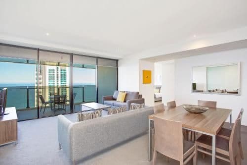 Two-Bedroom Apartment with Ocean View and Spa Bath