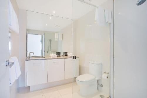 Three-Bedroom Apartment with Spa Bath