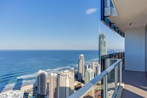 Three-Bedroom Apartment with Spa Bath