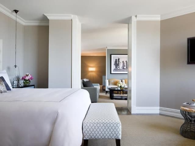 SUITE ONE BEDROOM