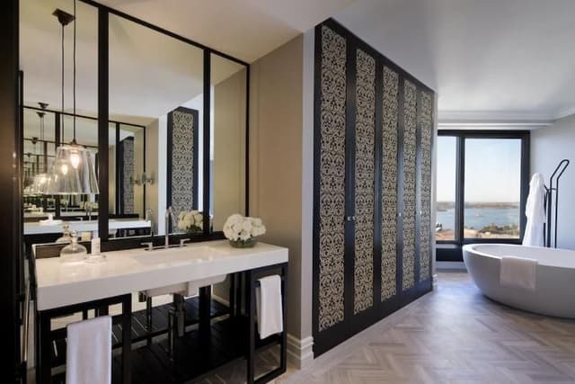 SUITE ONE BEDROOM