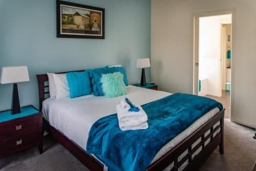 Deluxe One-Bedroom Apartment