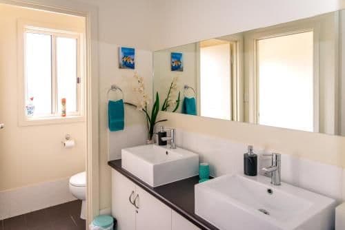 Deluxe One-Bedroom Apartment