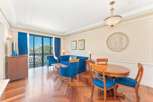 Deluxe Suite