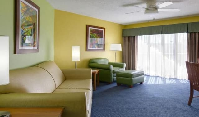 SUITE POOL VIEW