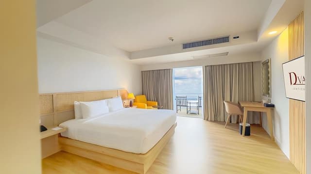 Premier Deluxe Ocean View