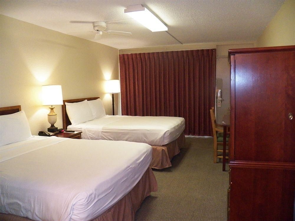 Travelodge Bryan College Station4