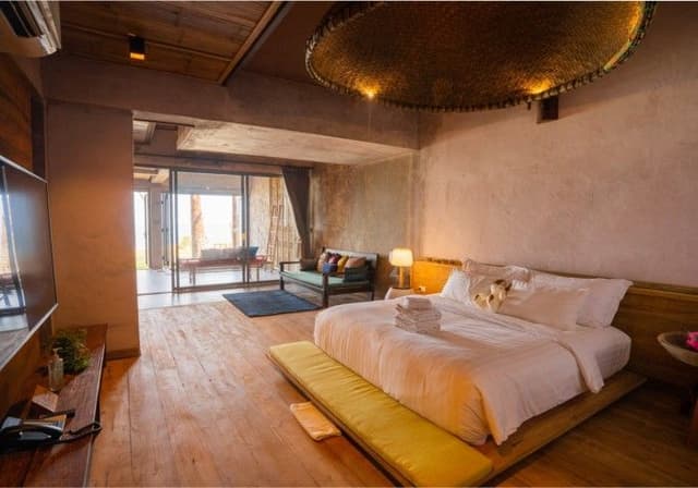 Beachfront Suites with Plunge Pool