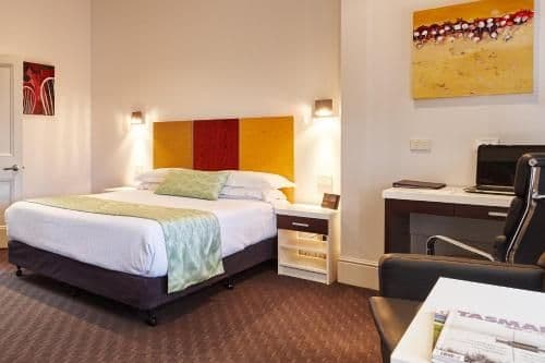 Deluxe Queen Room
