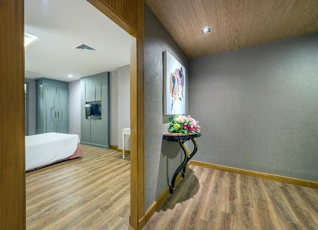 SUITE TWO BEDROOMS