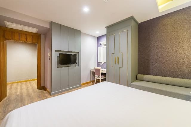 SUITE TWO BEDROOMS