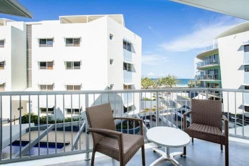 Two-Bedroom Apartment with Spa Bath and Balcony