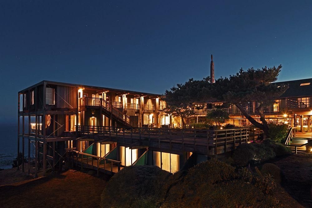 Timber Cove Inn2