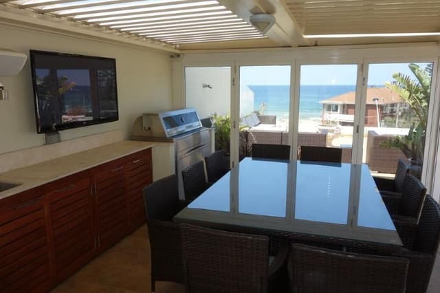 APARTMENT OCEAN VIEW THREE BEDROOMS