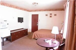 America's Best Value Inn- Golden Bear Inn1