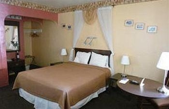 America's Best Value Inn- Golden Bear Inn4