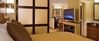 Hyatt Place Airport North Star Mall0