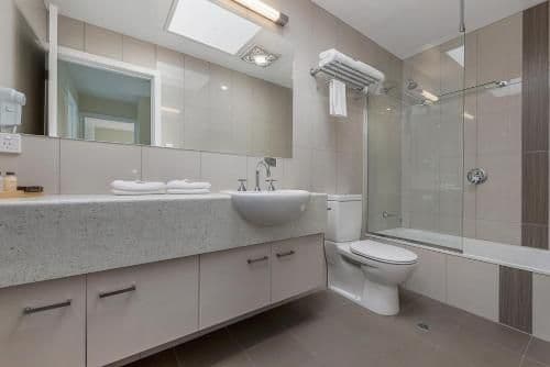 Two-Bedroom Superior Harbour View Apartment