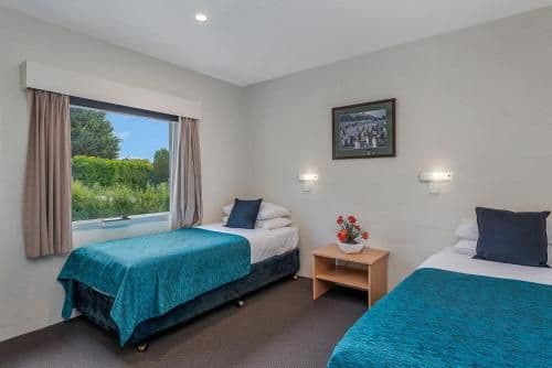 Two-Bedroom Superior Harbour View Apartment