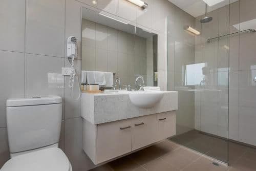 Two-Bedroom Superior Harbour View Apartment