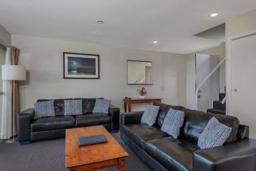 Two-Bedroom Superior Harbour View Apartment