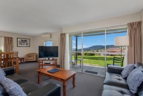 Two-Bedroom Superior Harbour View Apartment
