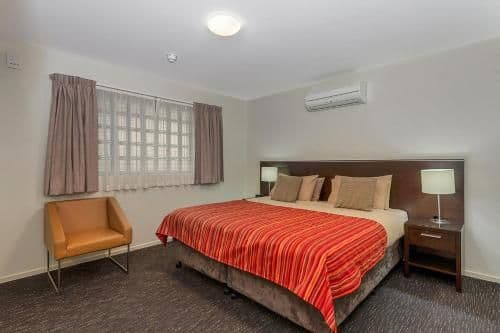 One-Bedroom Apartment with Harbour View