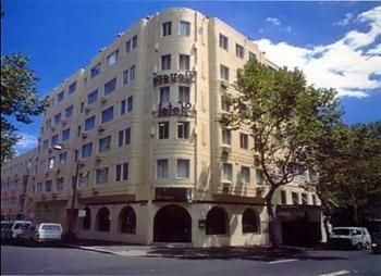 โรงแรมเดอเวียร์ (Devere Hotel)0