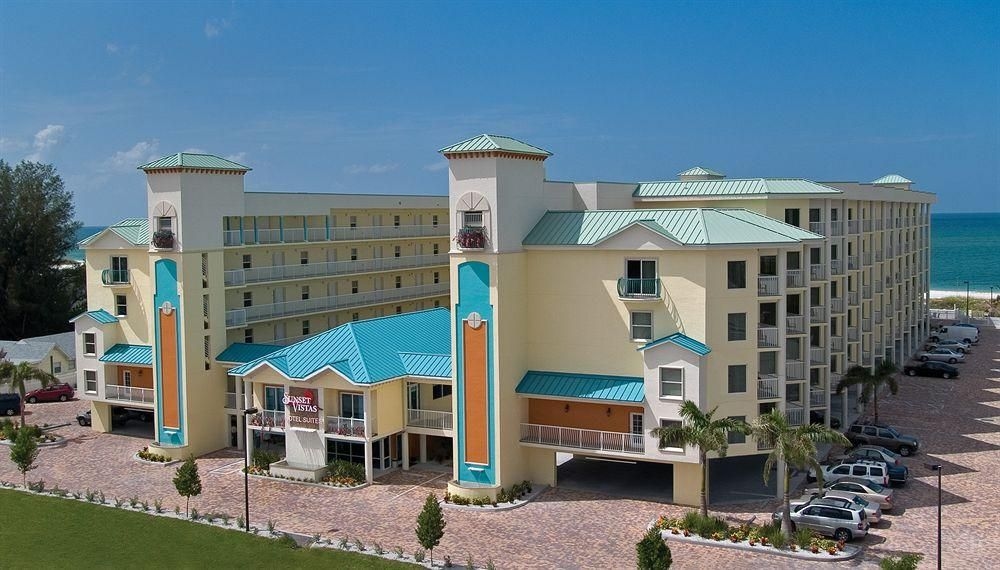 Sunset Vistas Beachfront Suites2