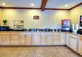 Econo Lodge4