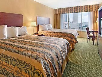 Howard Johnson Plaza Hotel2