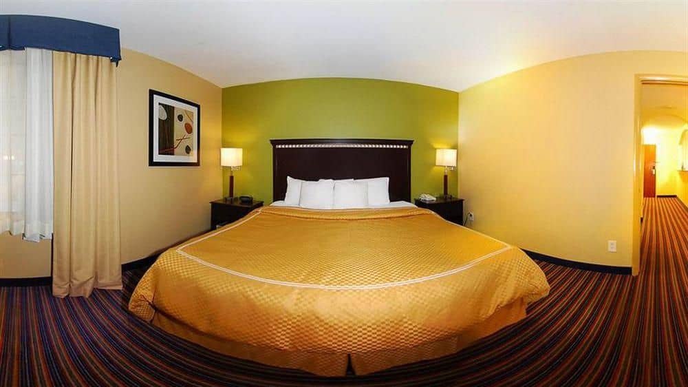 Comfort Suites Tulsa Airport Comfort Suites Tulsa Airport