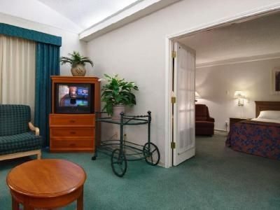 Red Roof Inn Medical Center Hotel4