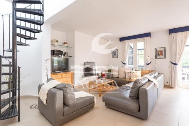 APARTMENT CAPACITY 7 THREE BEDROOMS