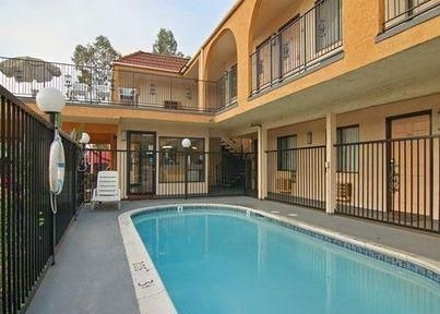 Econo Lodge Glendale1
