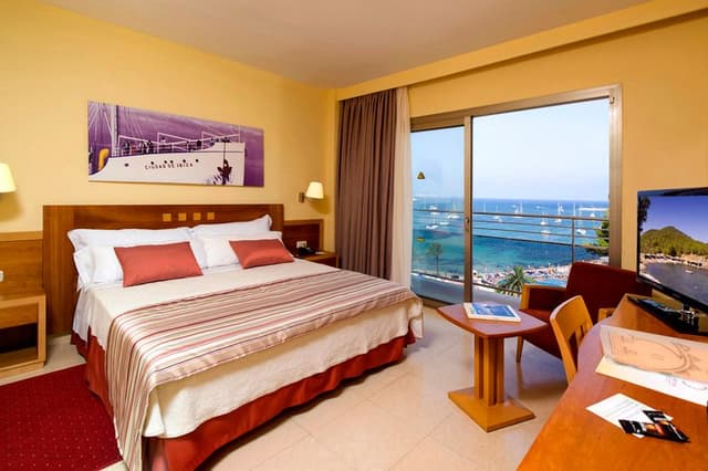 TWIN SEA VIEW