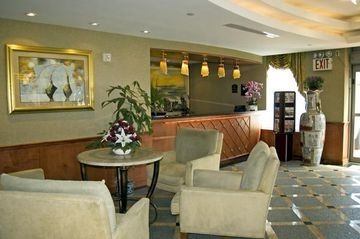 โรงแรมเบสท์เวสเทิร์น ควีน คอร์ต (Best Western Queens Court Hotel)3