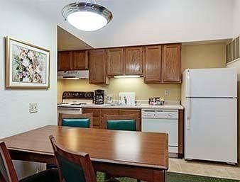 Hawthorn Suites By Wyndham Dearborn/detroit, Mi2