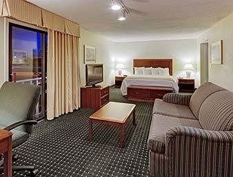 Hawthorn Suites By Wyndham Dearborn/detroit, Mi4