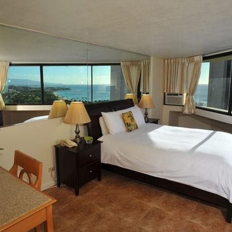 Equus Hotel & Marina Tower0