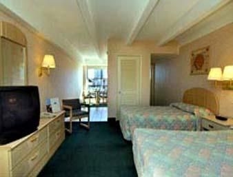 Travelodge Clearwater2