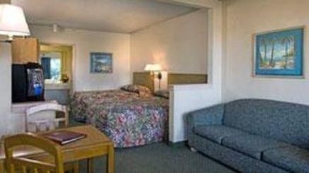 Comfort Suites Deerfield Beach4