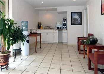 Econo Lodge Oyster Point