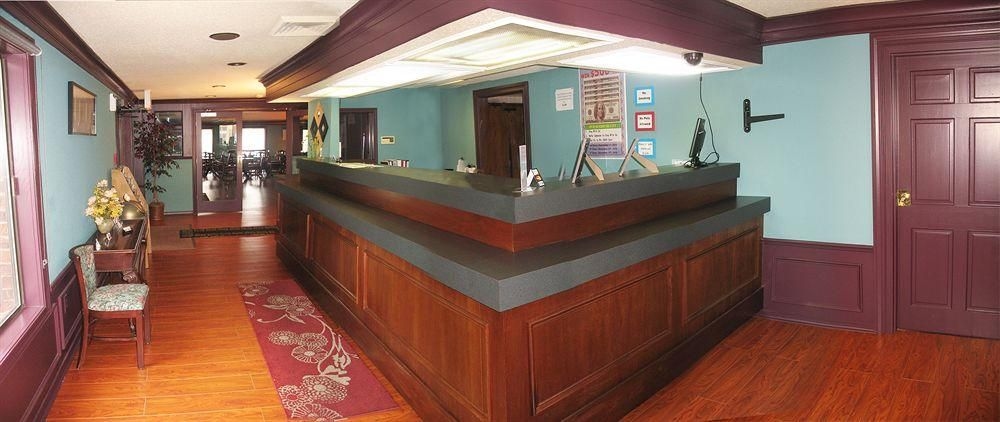 Comfort Inn & Suites3